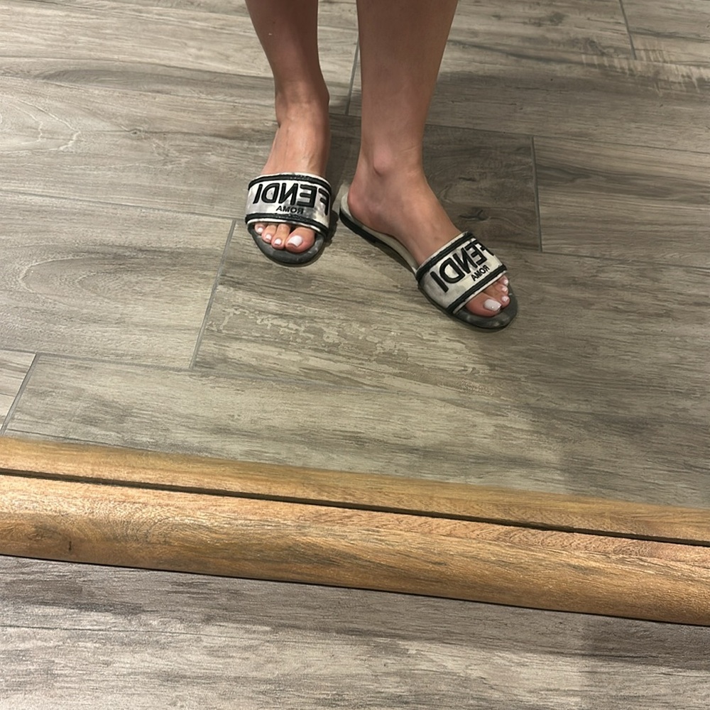 Fendi Sandals authentic
